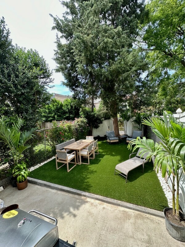 South Beach comes to this Fishtown backyard
